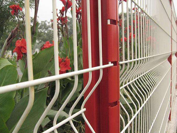 桃型立柱護(hù)欄網(wǎng)圖片2