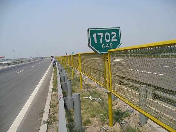 公路護欄網(wǎng)圖片3