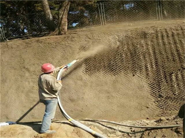 邊坡掛網(wǎng)噴漿圖片1