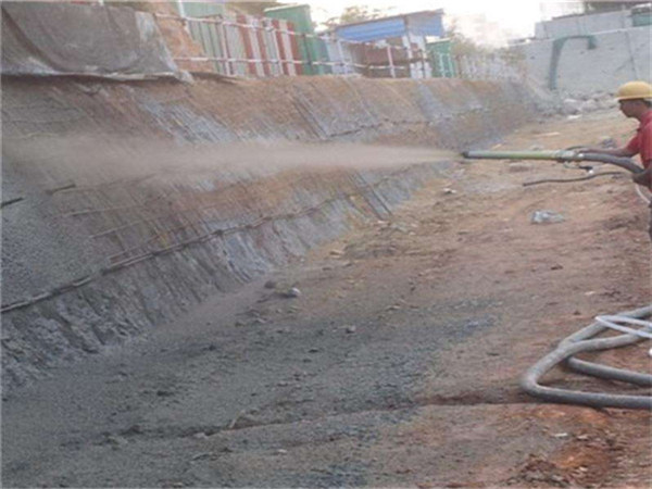 邊坡掛網(wǎng)噴漿圖片4