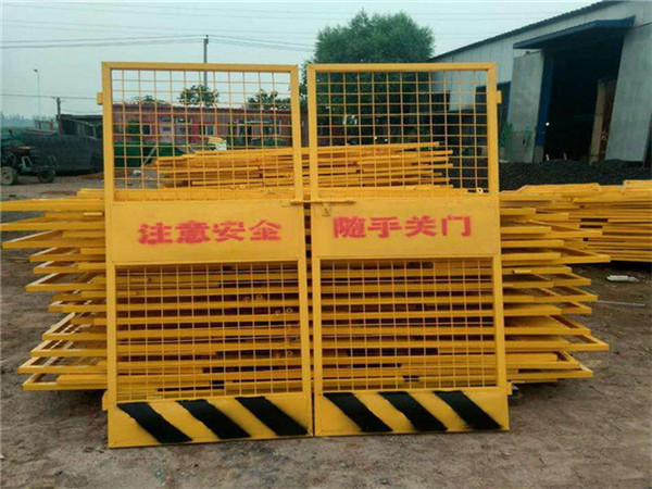 施工電梯門圖片4