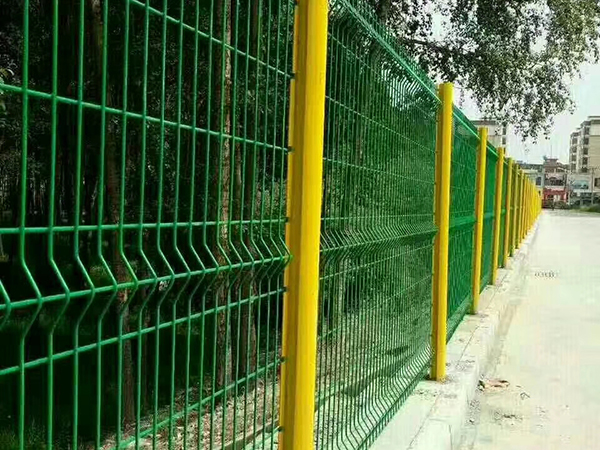 桃型立柱護(hù)欄網(wǎng)圖片5